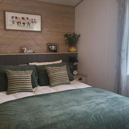 Honeycomb Lodge - Holiday Home 5 Min From Padstow Esterno foto