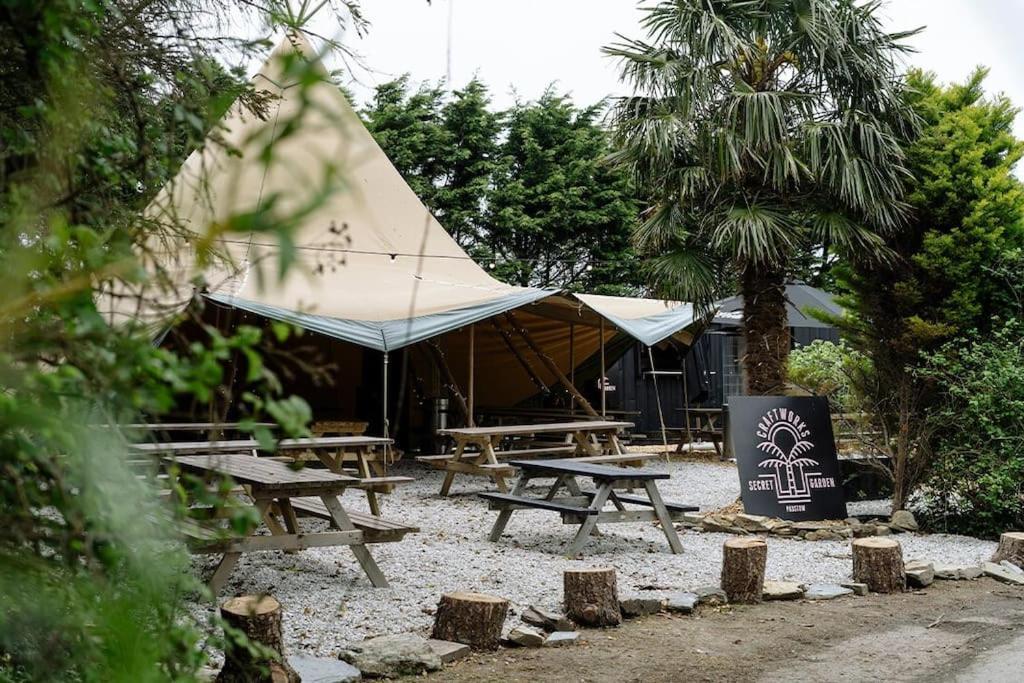 Honeycomb Lodge - Holiday Home 5 Min From Padstow Esterno foto