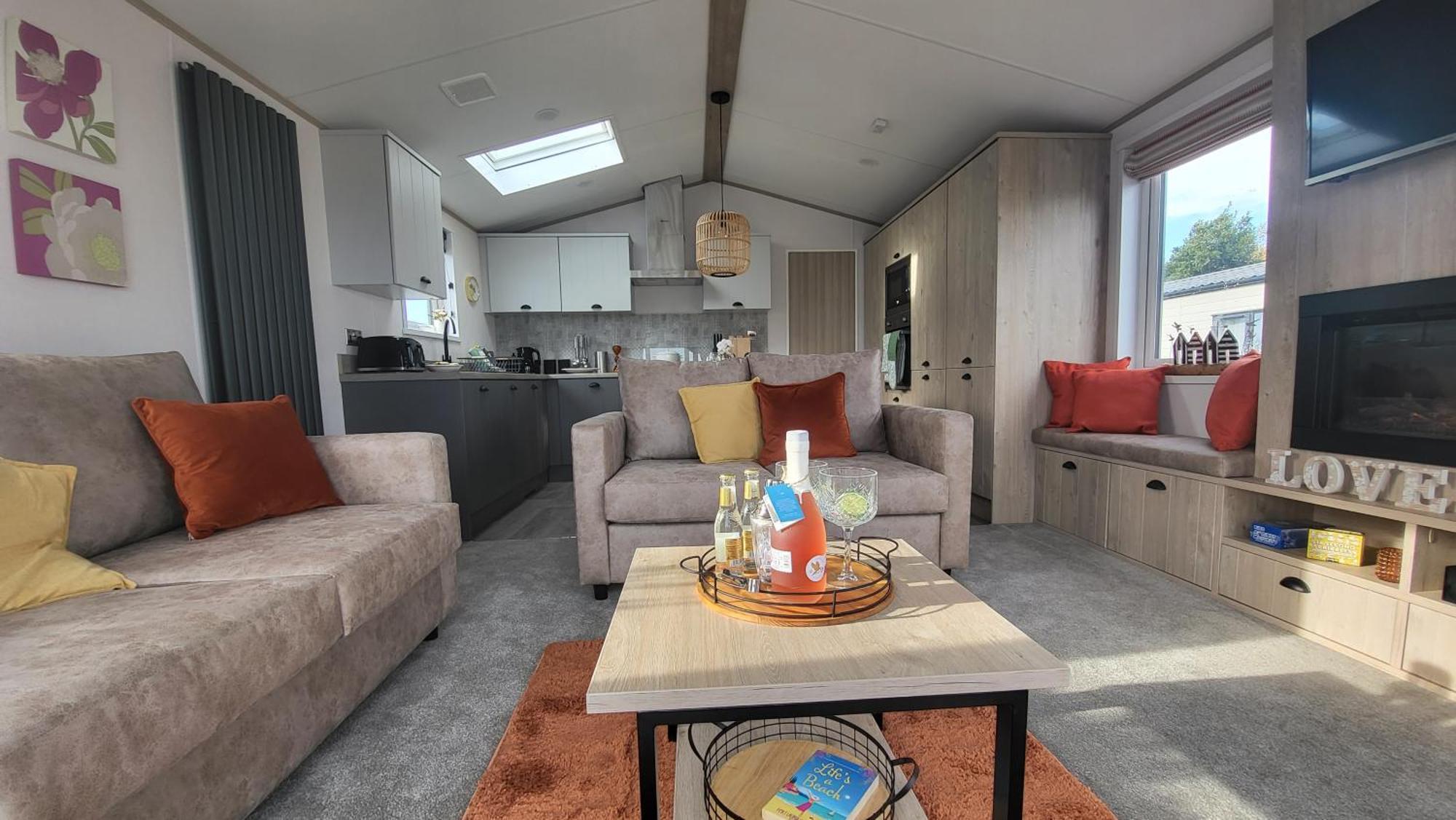 Honeycomb Lodge - Holiday Home 5 Min From Padstow Esterno foto